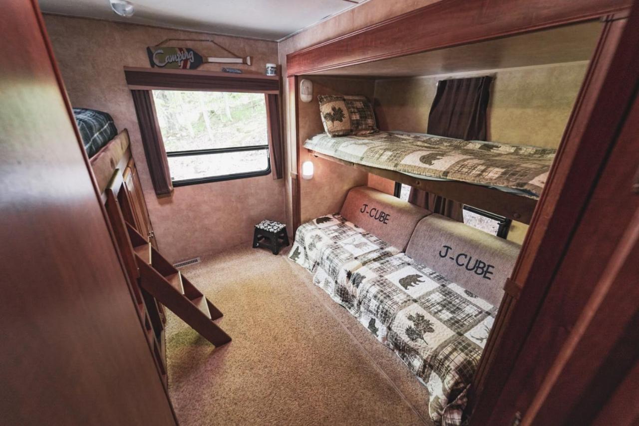 Rv Adventure Roscoe Pet Friendly Exterior foto