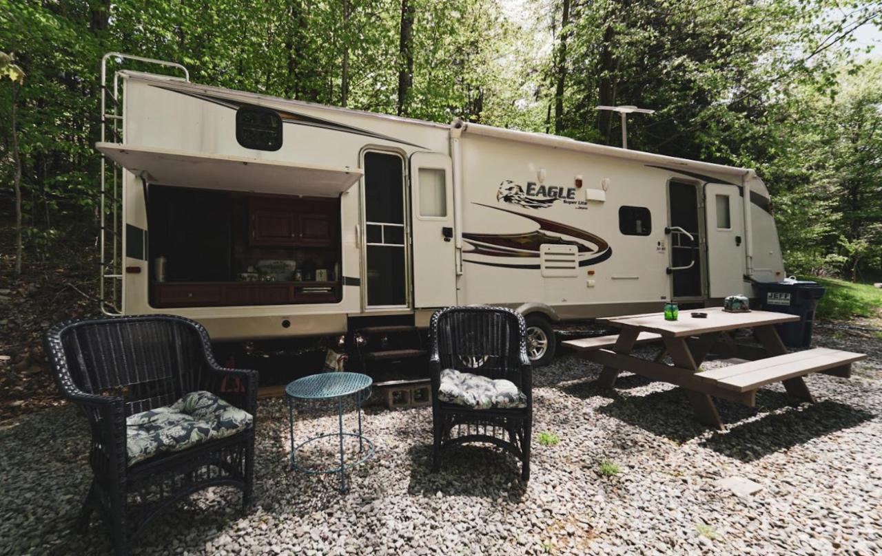 Rv Adventure Roscoe Pet Friendly Exterior foto
