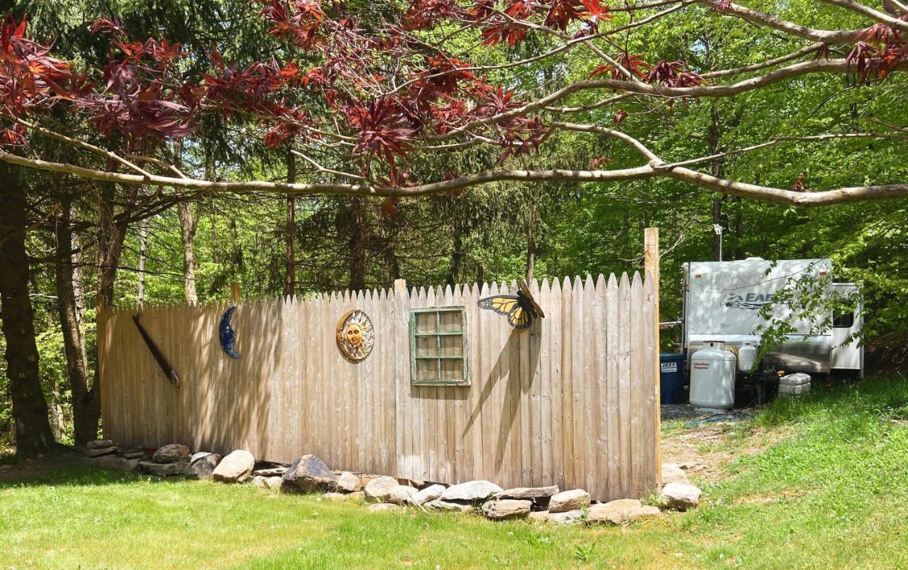 Rv Adventure Roscoe Pet Friendly Exterior foto