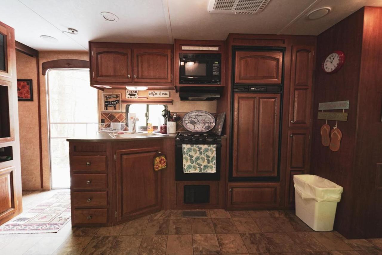 Rv Adventure Roscoe Pet Friendly Exterior foto
